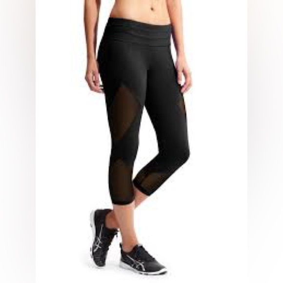 Athleta Mesh Capri Sonar Black Leggings size Small - Picture 3 of 14